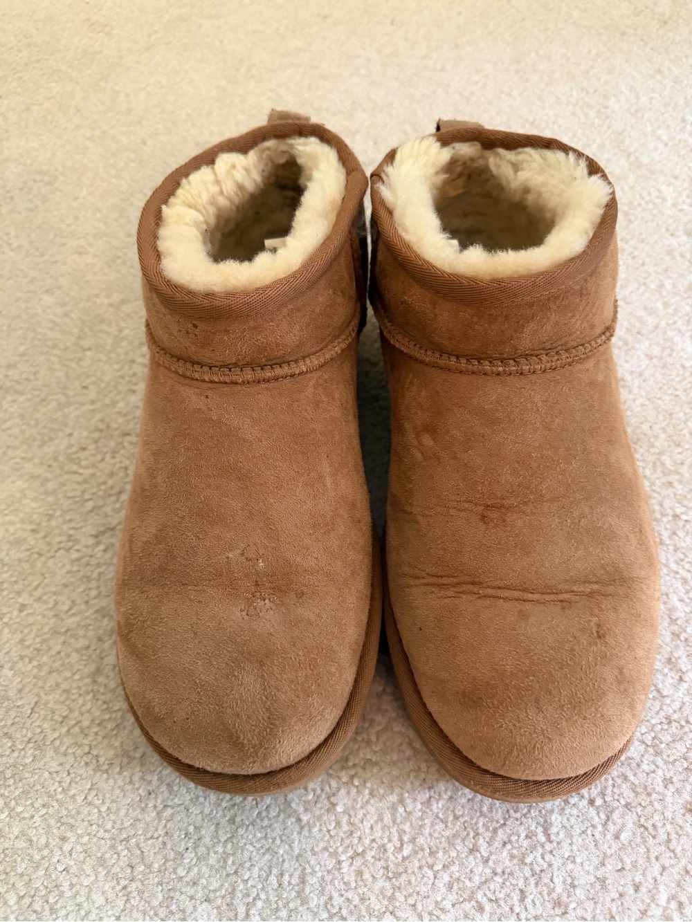 UGG Women’s Mini Shearling Boots - Chestnut